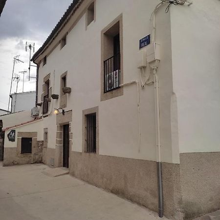 Albergue Turistico "San Blas" De Oliva De Plasencia 외부 사진